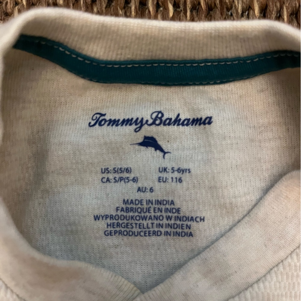Tommy Bahama long sleeve Henley Like New